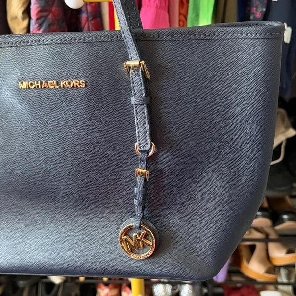 Michael Kors Jet Set Travel Tote Navy - Picture 4 of 16